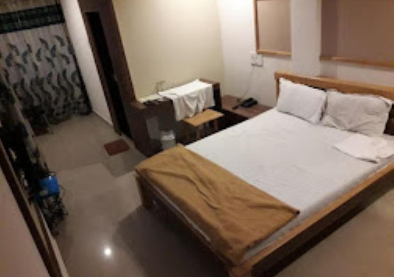 Hotel Jaltarang Kalmath Kankavali ภายนอก รูปภาพ