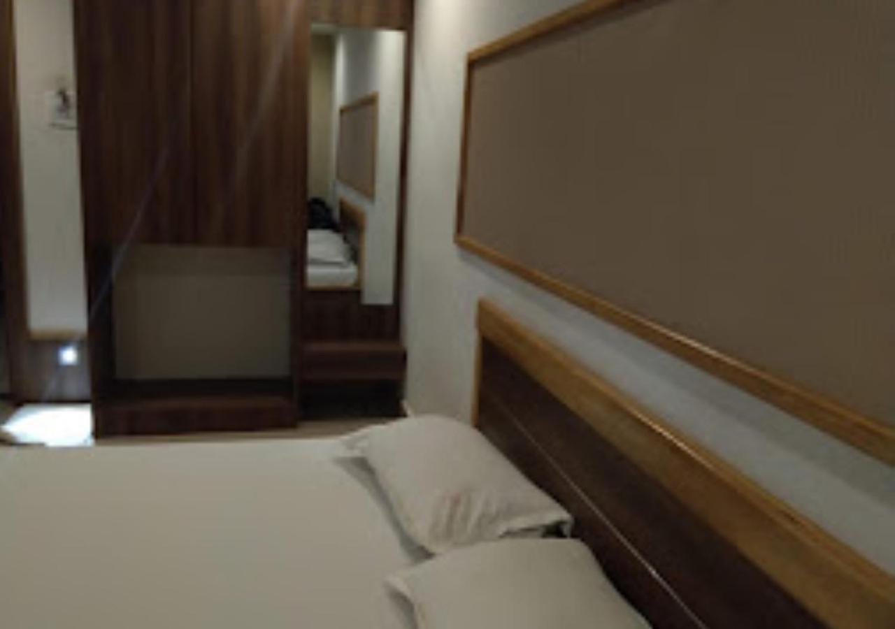 Hotel Jaltarang Kalmath Kankavali ภายนอก รูปภาพ