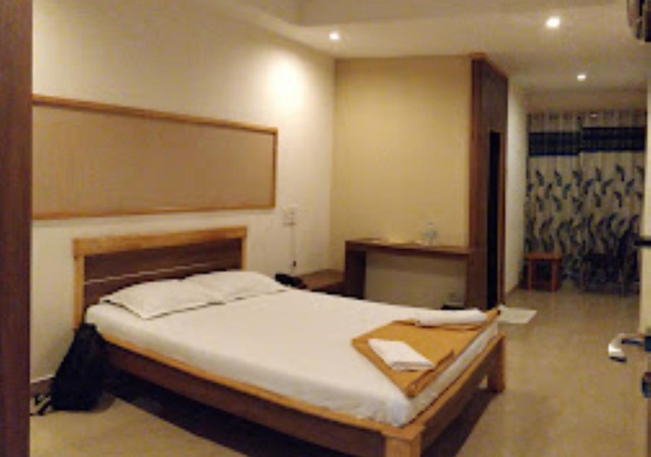 Hotel Jaltarang Kalmath Kankavali ภายนอก รูปภาพ