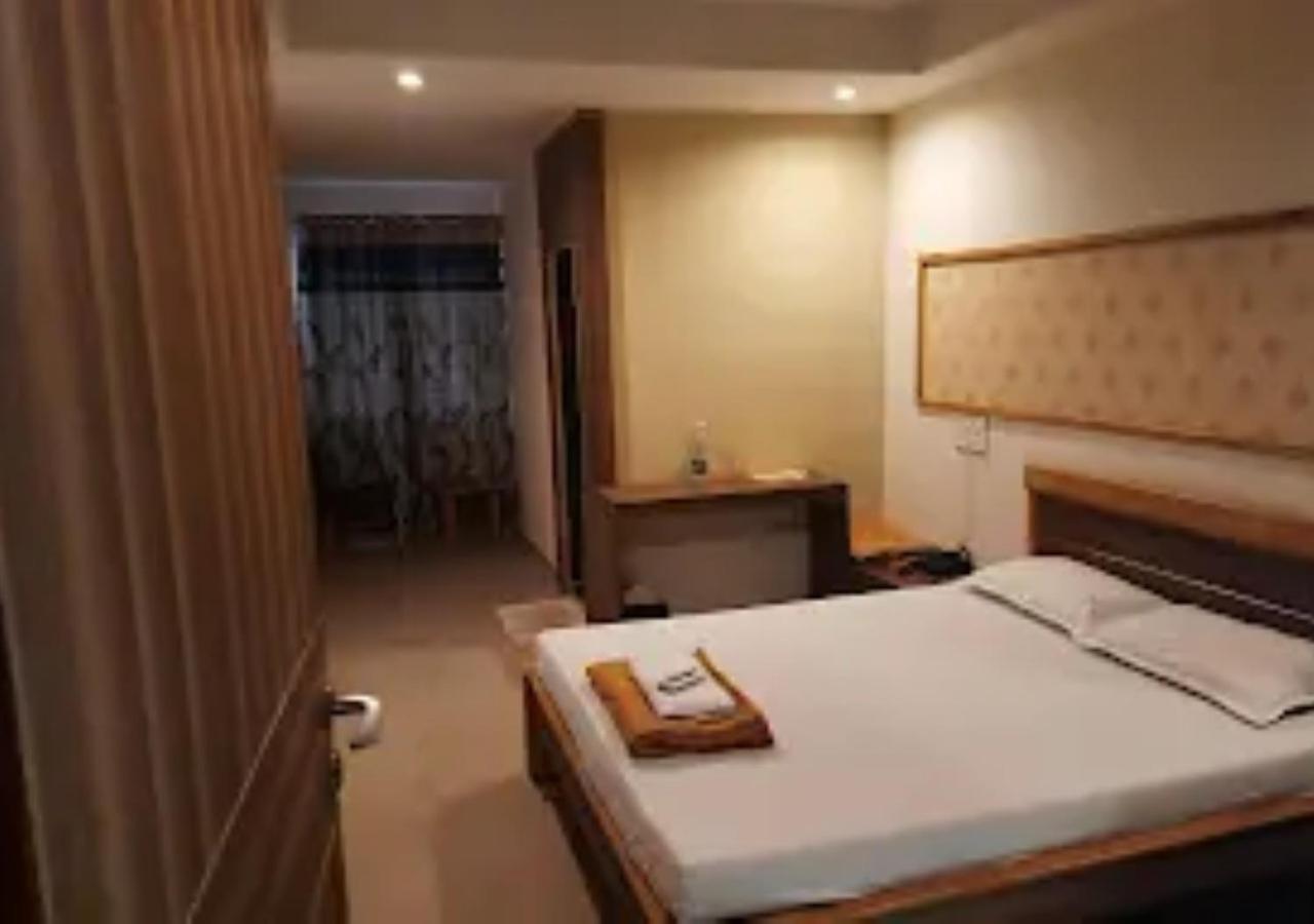 Hotel Jaltarang Kalmath Kankavali ภายนอก รูปภาพ